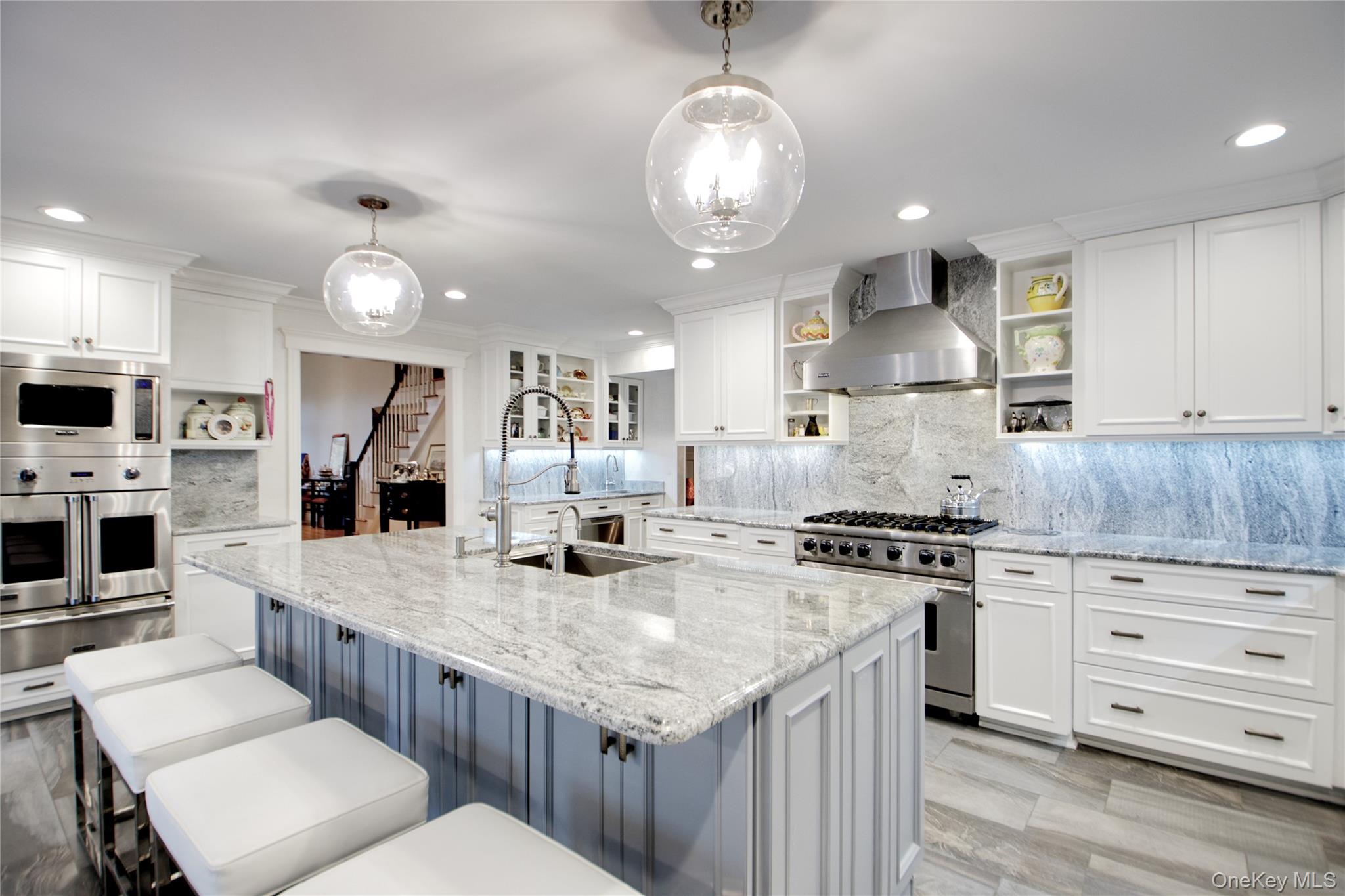 #8 photo, 110 Birch Drive, East Hills , NY 11576