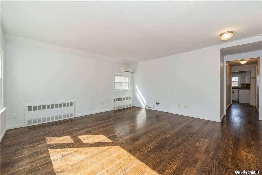 #11 photo, 32 Grove Street, Нассау ‖ Glenwood Landing , NY 11547