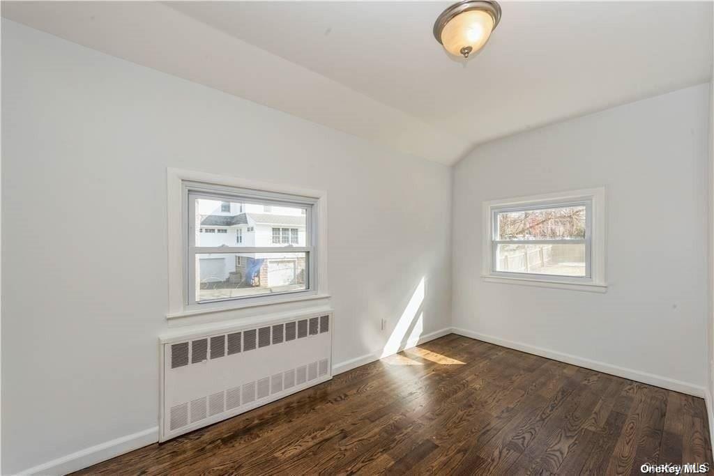 #13 photo, 32 Grove Street, Нассау ‖ Glenwood Landing , NY 11547