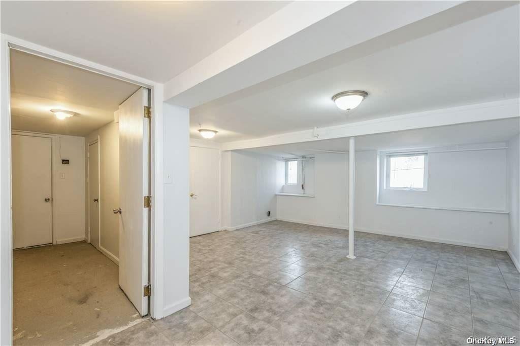 #17 photo, 32 Grove Street, Нассау ‖ Glenwood Landing , NY 11547