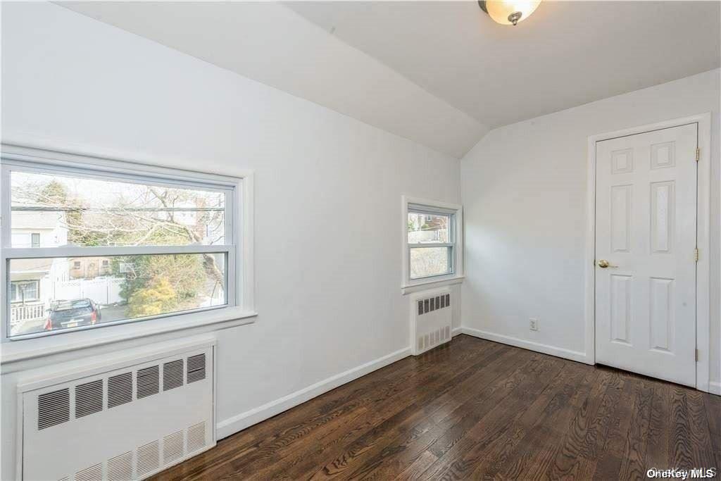 #5 photo, 32 Grove Street, Нассау ‖ Glenwood Landing , NY 11547