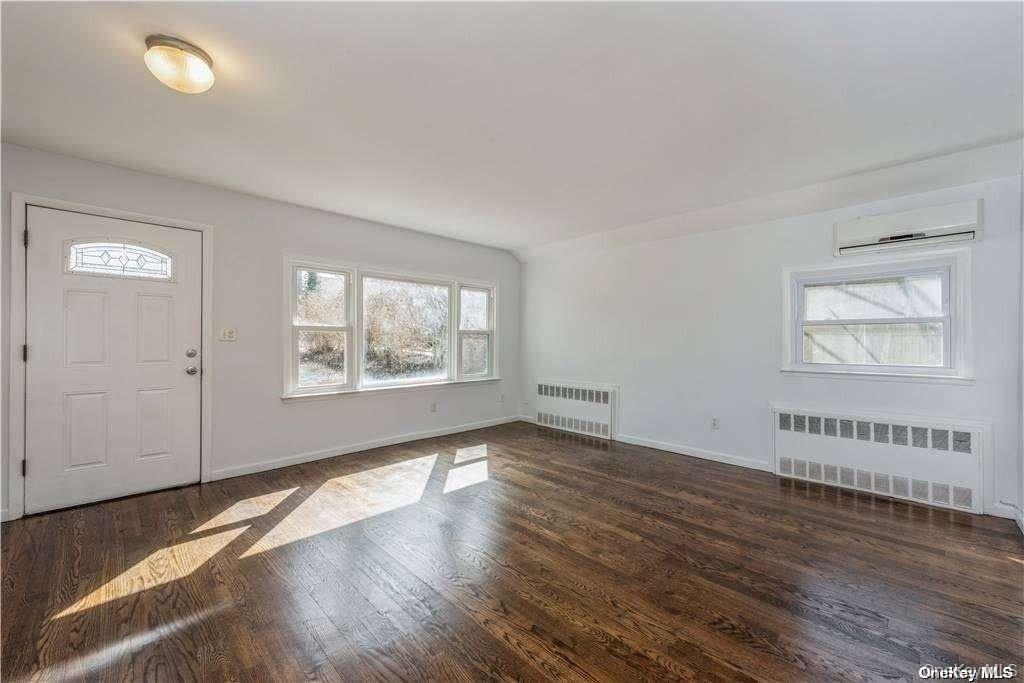 #8 photo, 32 Grove Street, Нассау ‖ Glenwood Landing , NY 11547