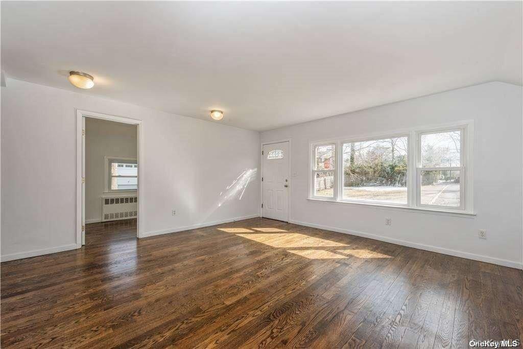 #9 photo, 32 Grove Street, Нассау ‖ Glenwood Landing , NY 11547