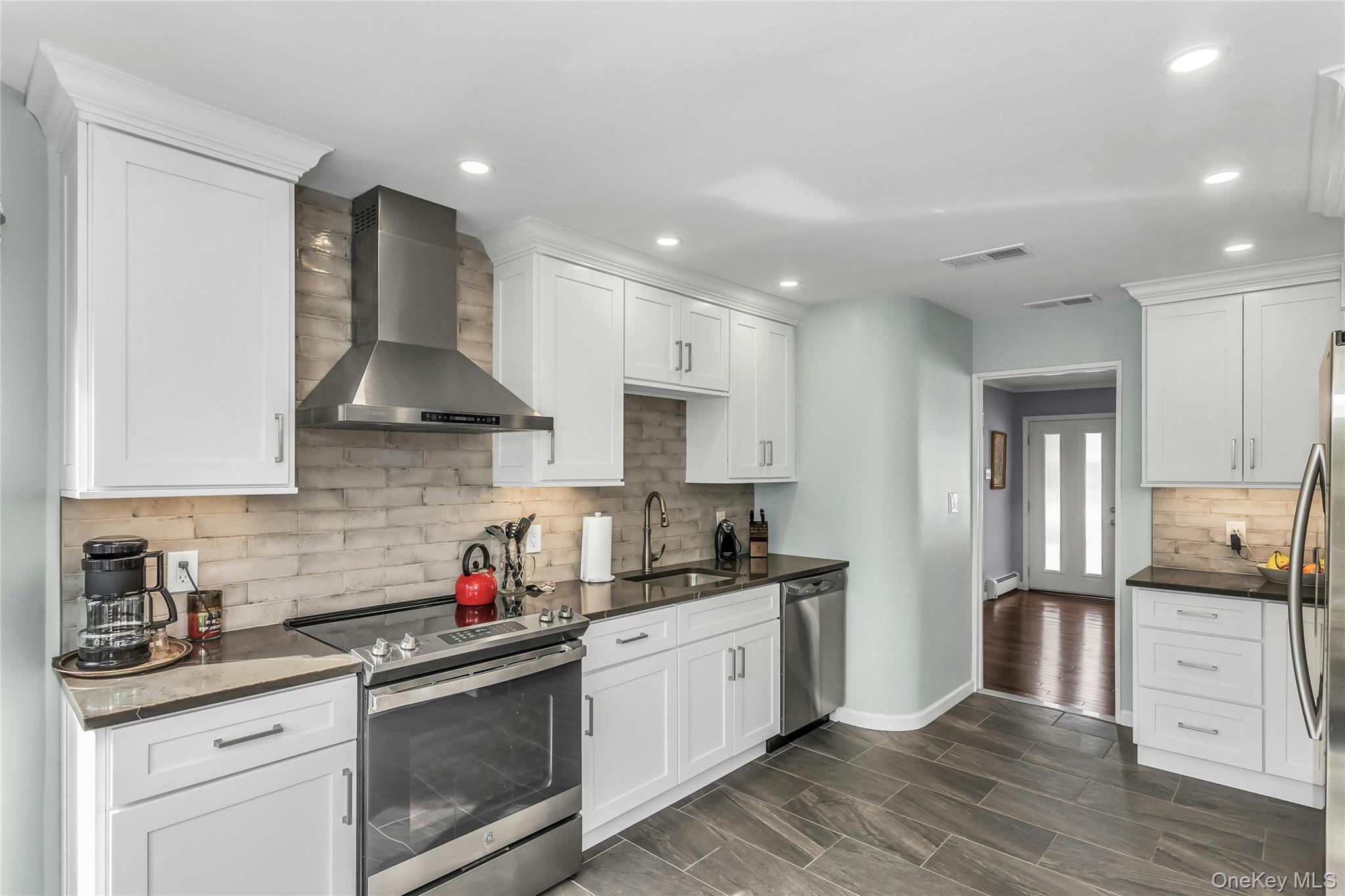 #8 photo, 69 Bogart Avenue, Нассау ‖ Port Washington , NY 11050