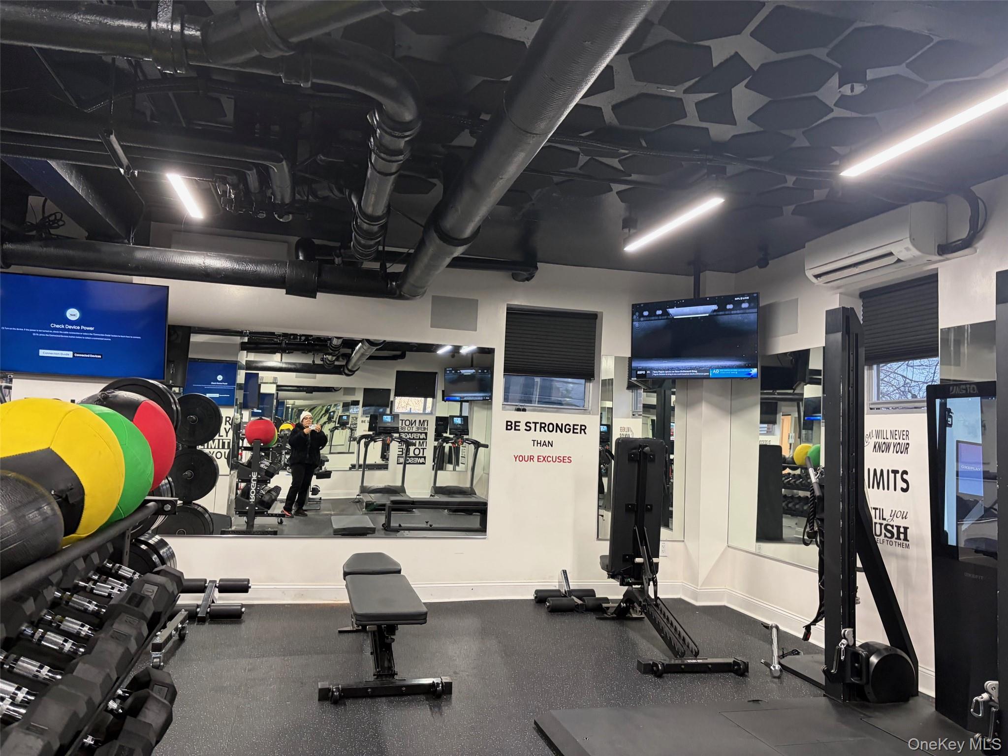 #10 photo, 210 Pelham Road, New Rochelle , NY 10805