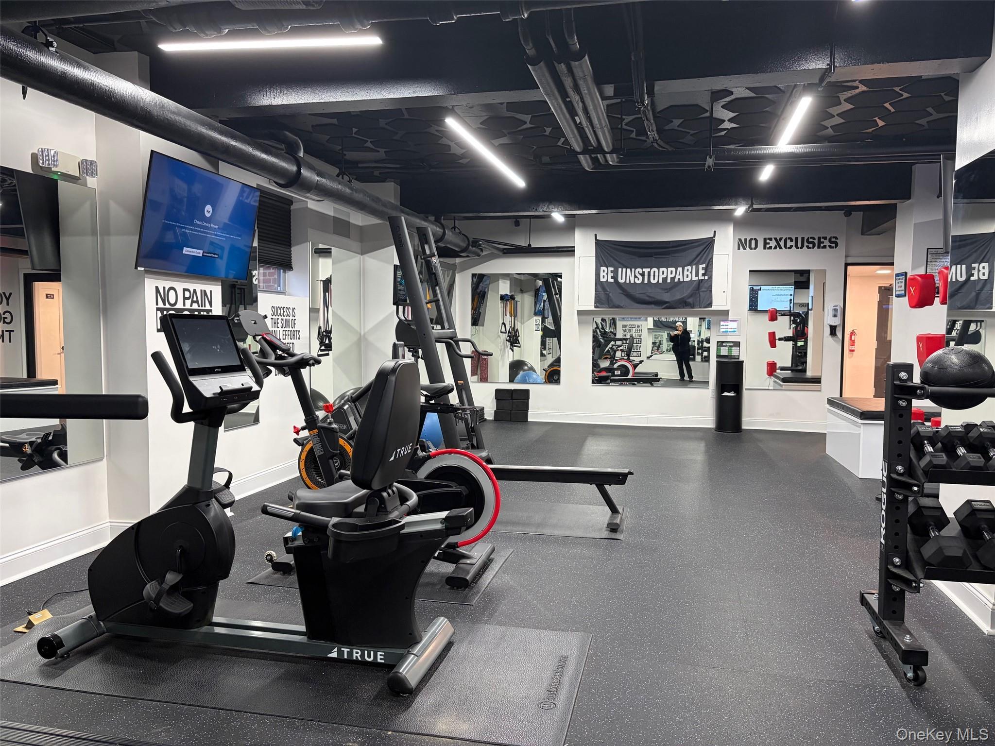 #11 photo, 210 Pelham Road, New Rochelle , NY 10805