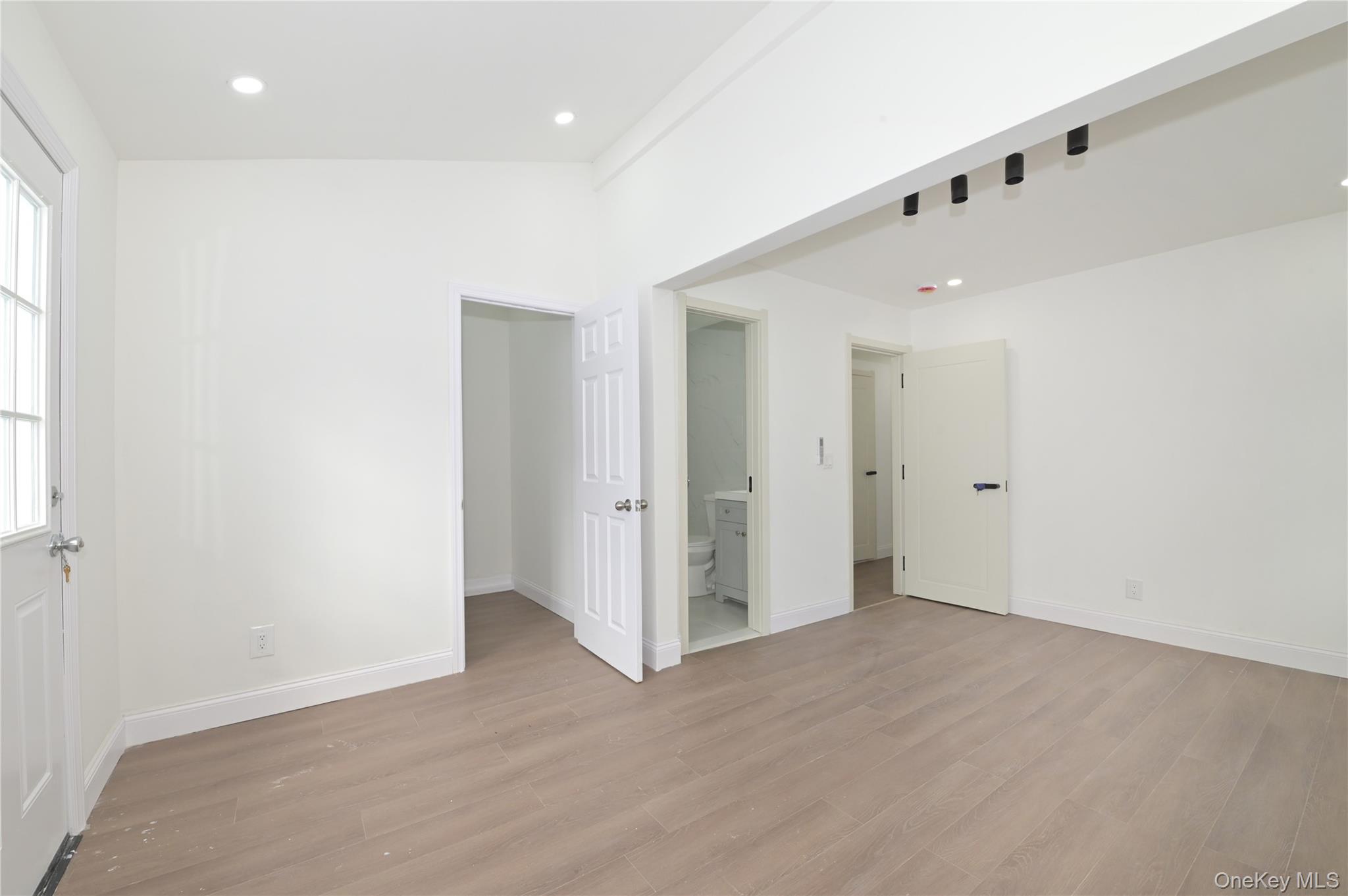 #6 photo, 64-46 217th Street, Bayside , NY 11364