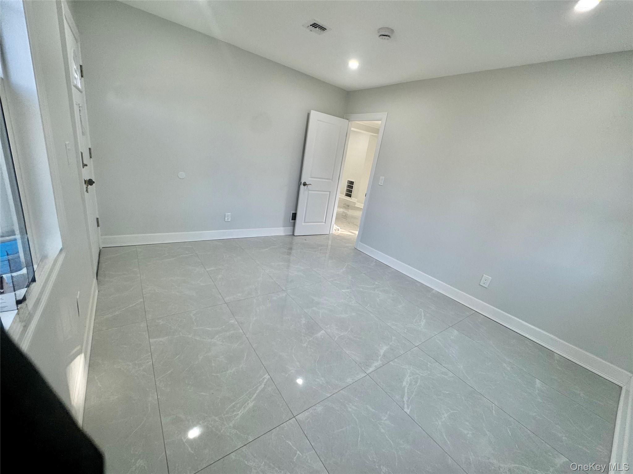 #16 photo, 32 A Berkshire Road, 롱 아일랜드 그레이트넥 Great Neck , NY 11023