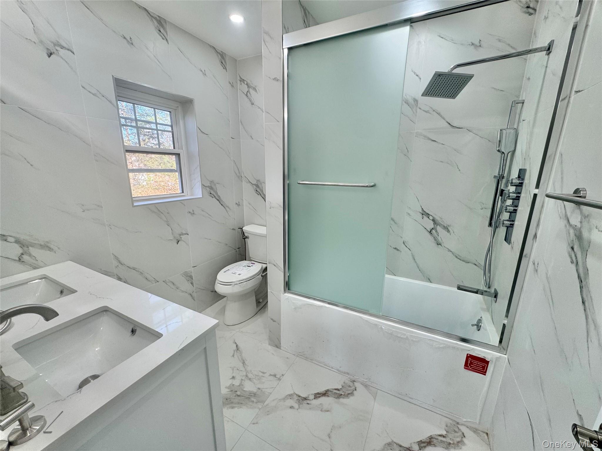 #19 photo, 32 A Berkshire Road, 롱 아일랜드 그레이트넥 Great Neck , NY 11023