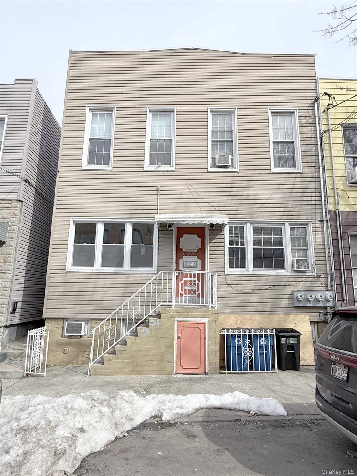 #1 photo, 6259 60th Street, Куинс ‖ Ridgewood , NY 11385