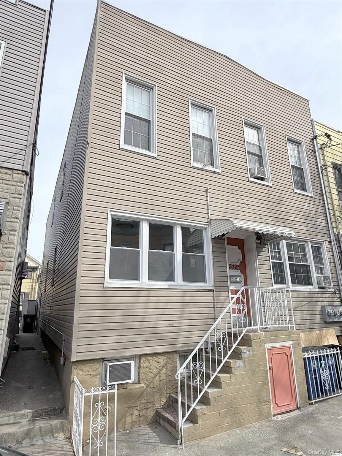 #14 photo, 6259 60th Street, Куинс ‖ Ridgewood , NY 11385