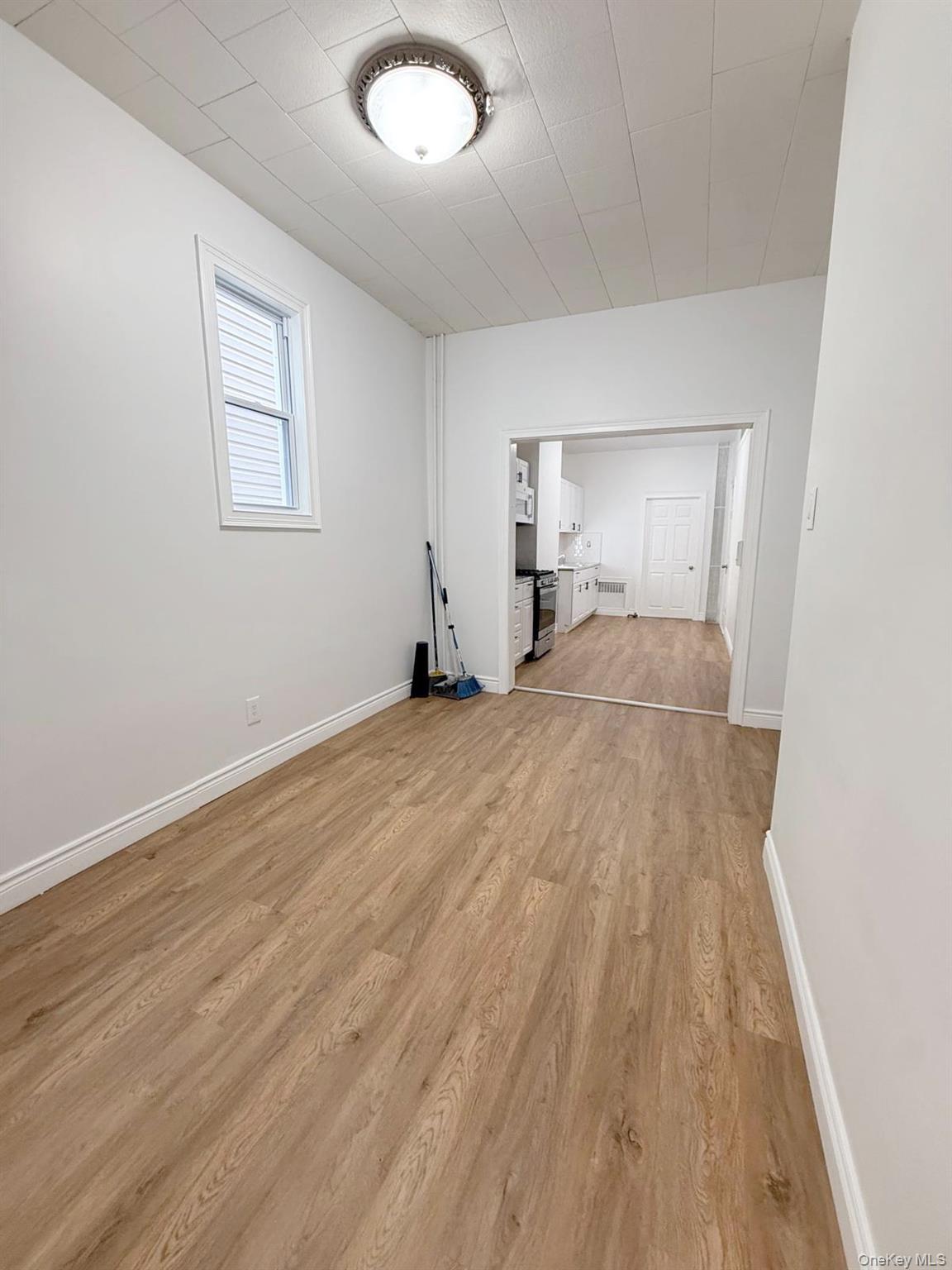 #3 photo, 6259 60th Street, Куинс ‖ Ridgewood , NY 11385