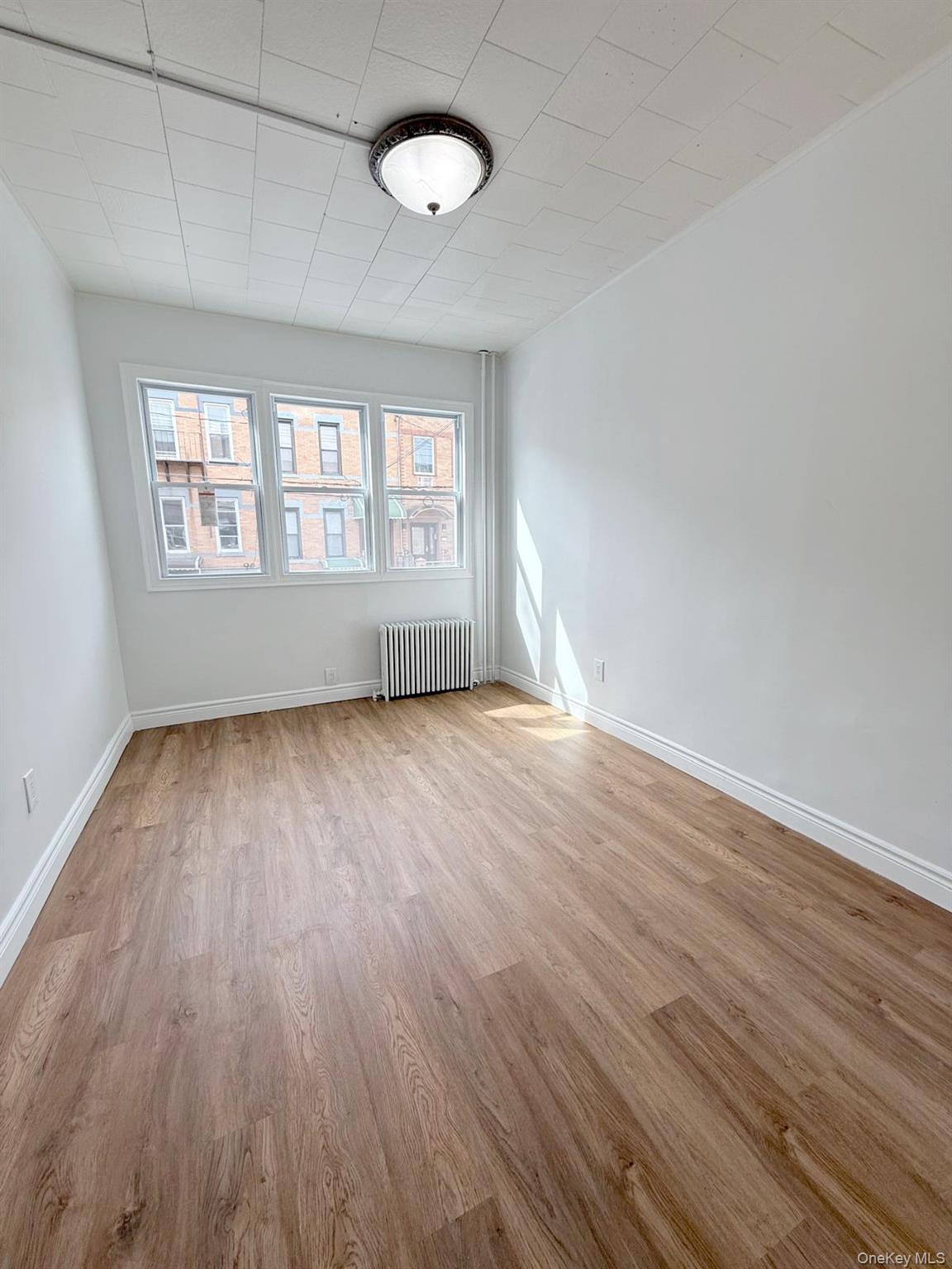 #5 photo, 6259 60th Street, Куинс ‖ Ridgewood , NY 11385