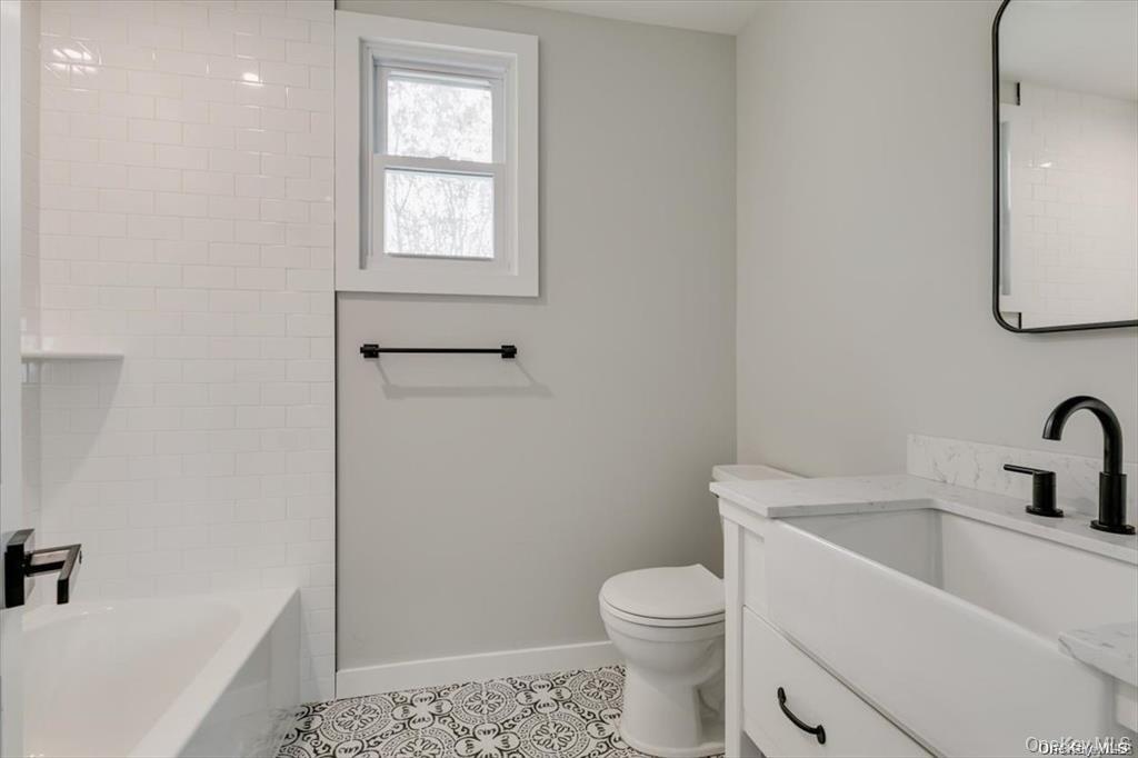 #11 photo, 4 Riverside Avenue, 롱 아일랜드 Mastic Beach , NY 11951