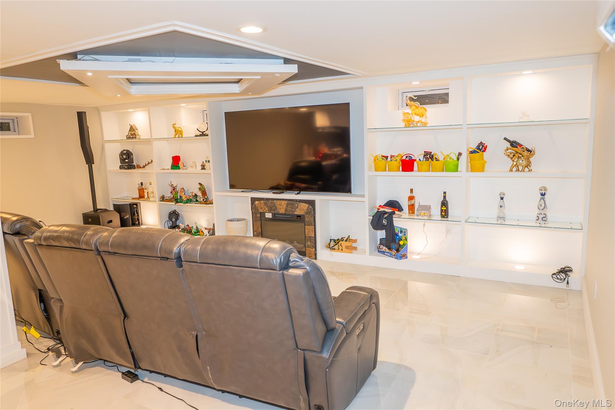 #12 photo, 4 Riverside Avenue, 롱 아일랜드 Mastic Beach , NY 11951