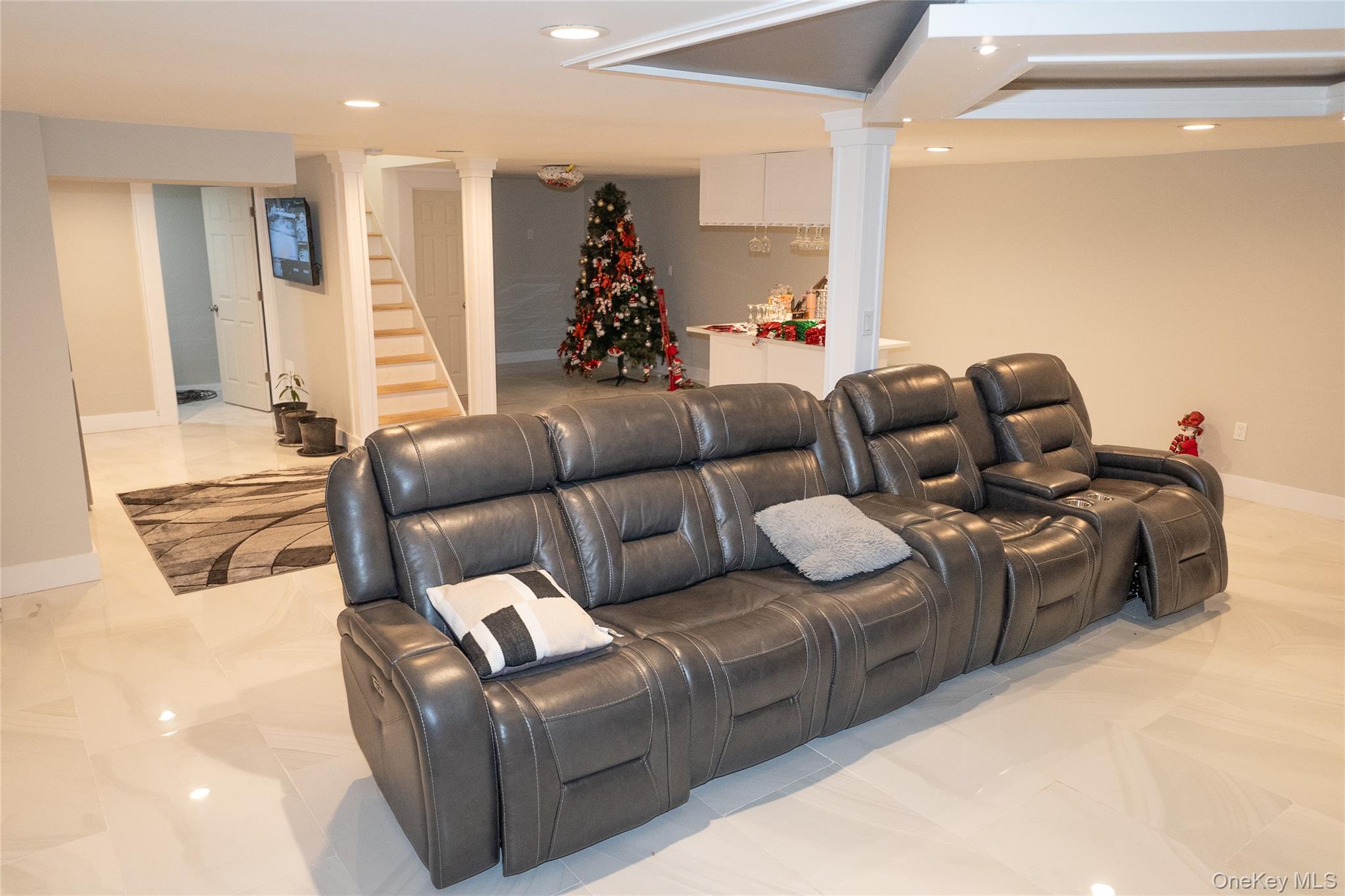 #13 photo, 4 Riverside Avenue, 롱 아일랜드 Mastic Beach , NY 11951