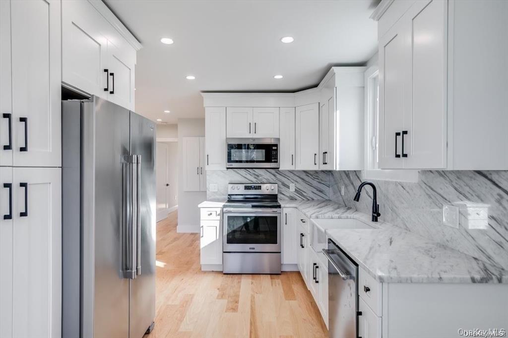 #5 photo, 4 Riverside Avenue, 롱 아일랜드 Mastic Beach , NY 11951