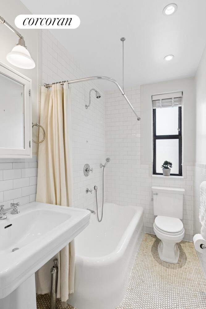 #13 photo, 220 W 93RD Street, Upper West Side , NY 10025