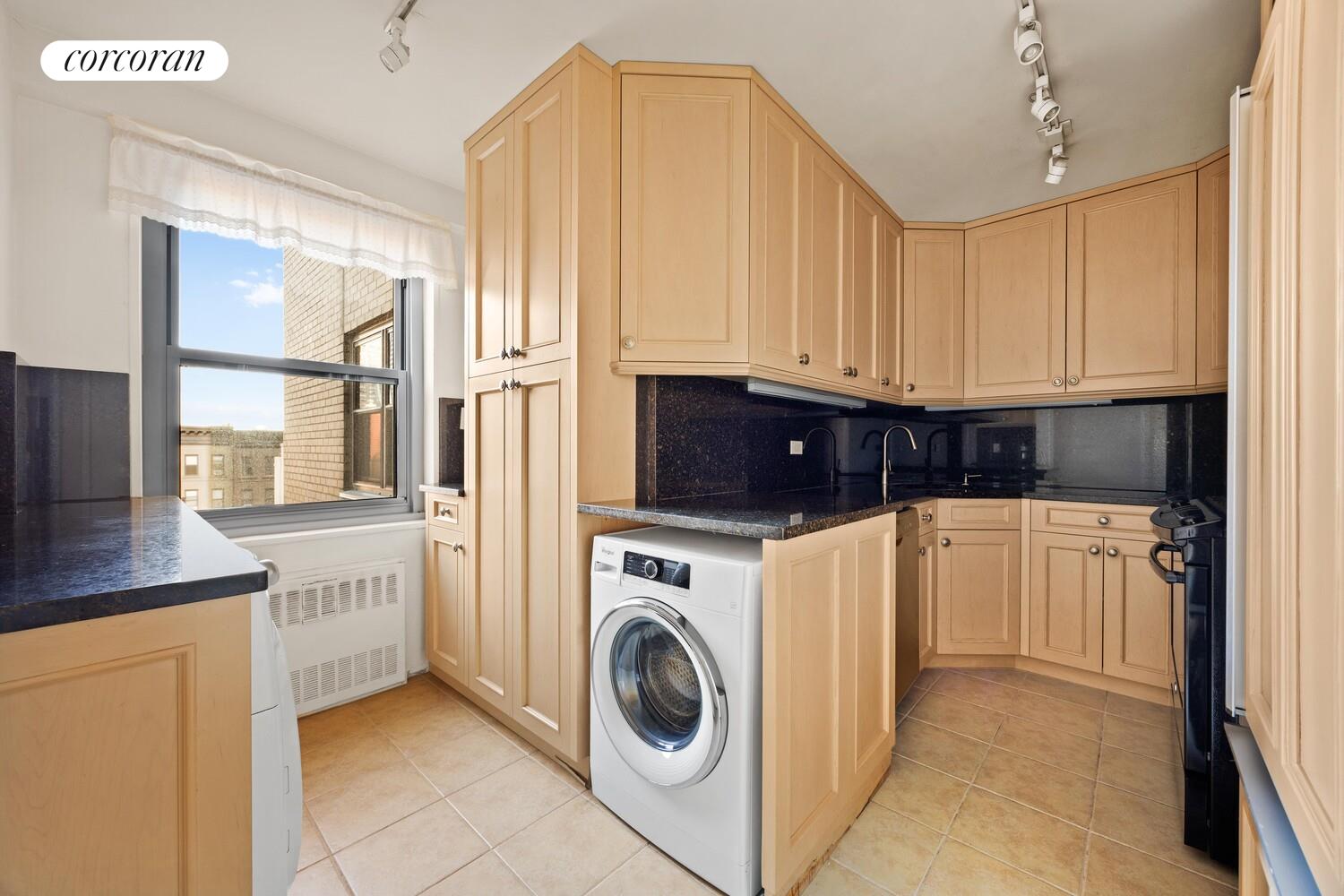 #11 photo, 525 E 86TH Street, मैनहटन Yorkville , NY 10028