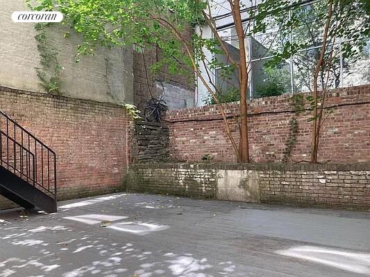 #10 photo, 220 W 14TH Street, West Village , NY 10011