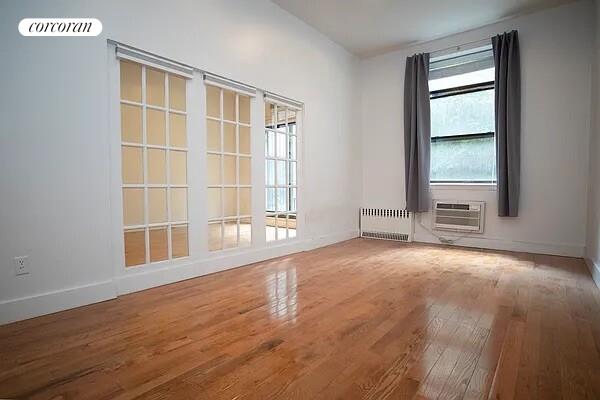 #7 photo, 220 W 14TH Street, West Village , NY 10011