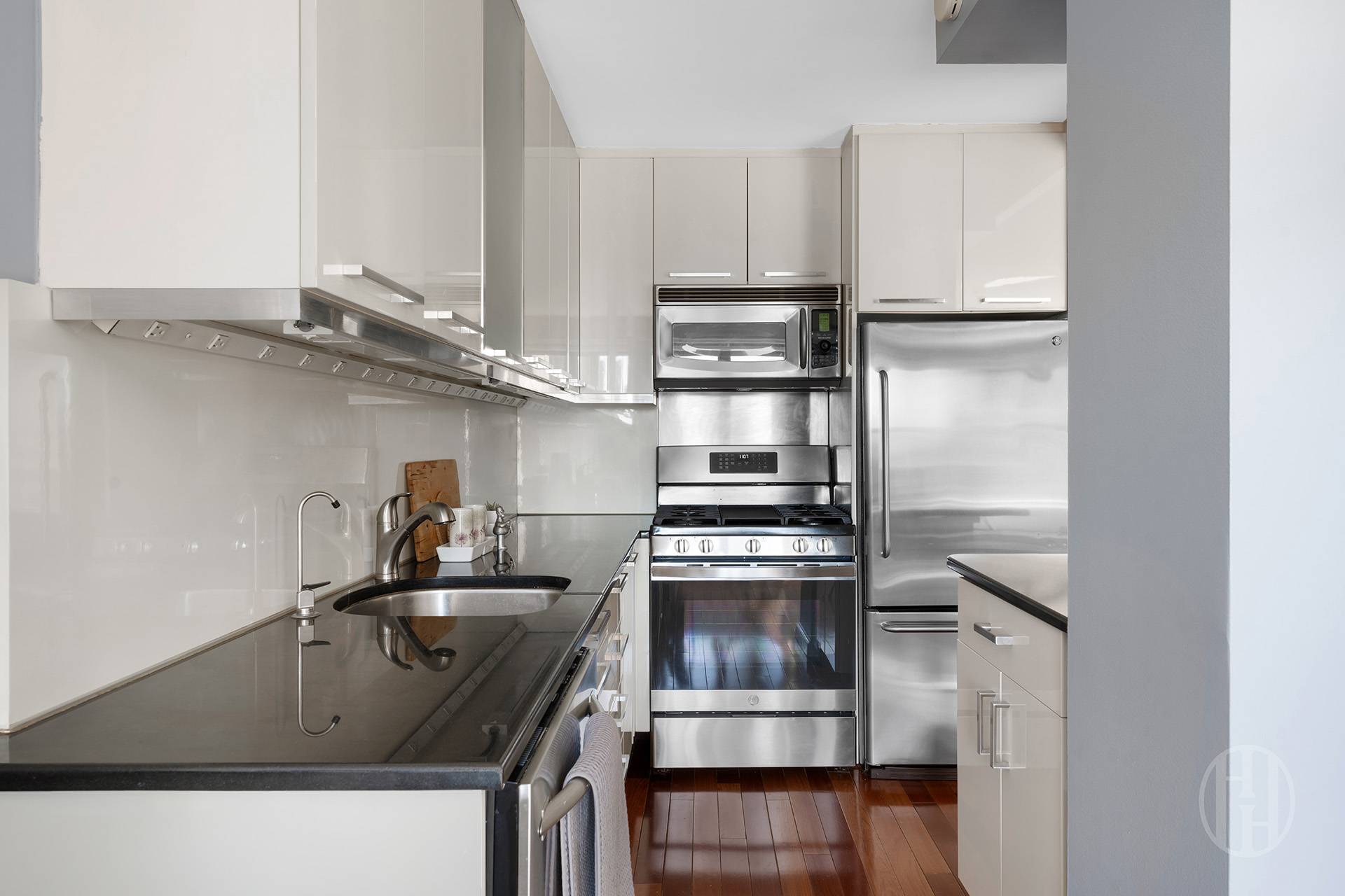 #8 photo, 137 E 36th Street, मैनहटन Murray Hill , NY 10016