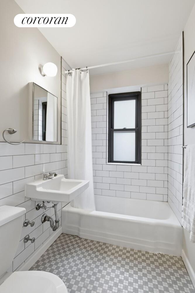 #5 photo, 387 GRAND Street, Lower East Side , NY 10002