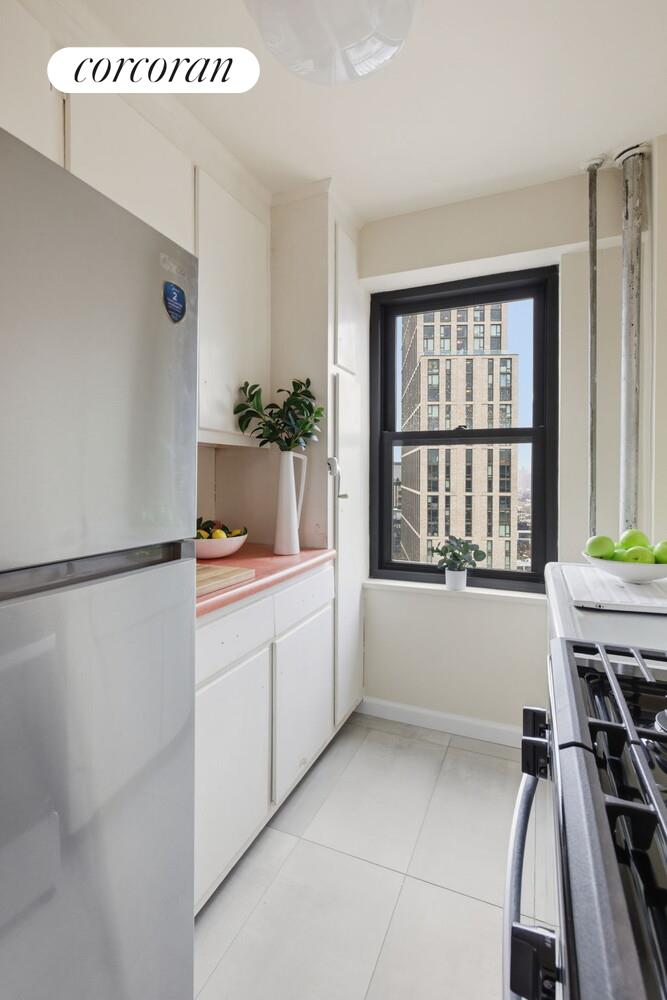 #7 photo, 387 GRAND Street, Lower East Side , NY 10002