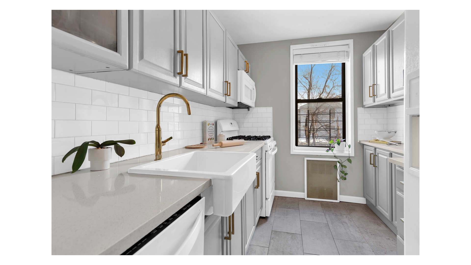 #4 photo, 599 E 7TH Street, Kensington , NY 11218