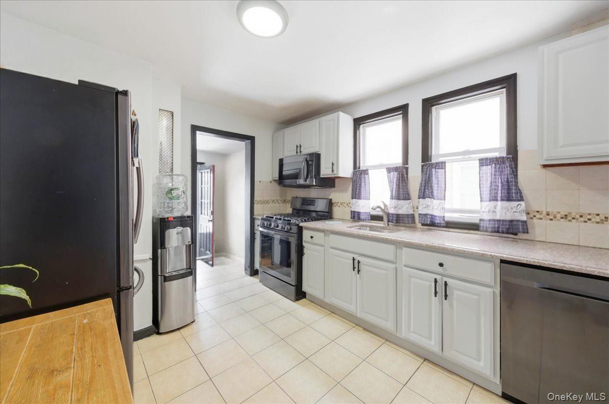 #11 photo, 4423 Mundy Lane, Bronx , NY 10466