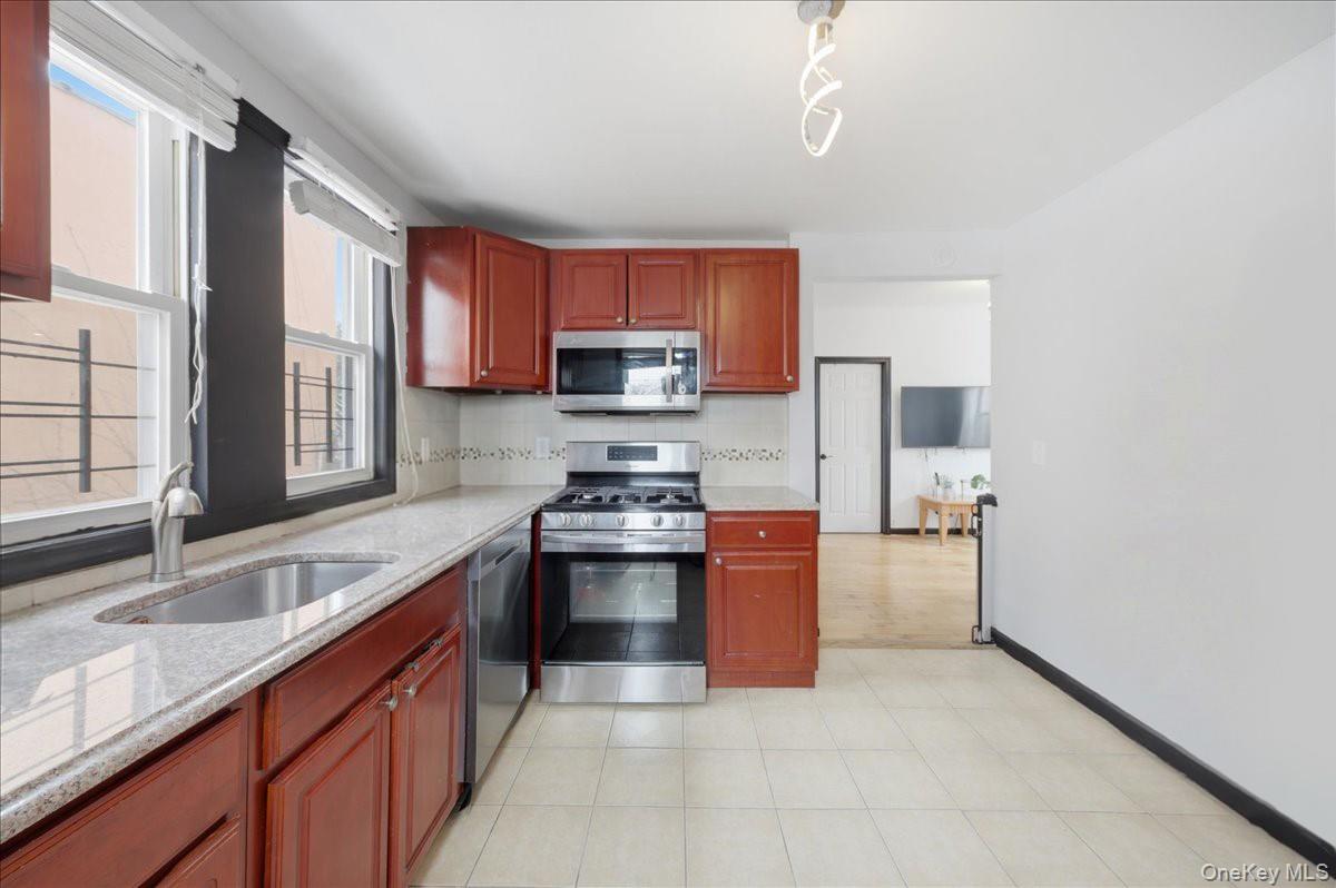 #2 photo, 4423 Mundy Lane, Bronx , NY 10466