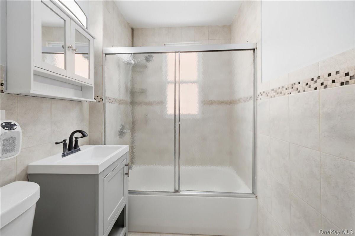 #9 photo, 4423 Mundy Lane, Bronx , NY 10466