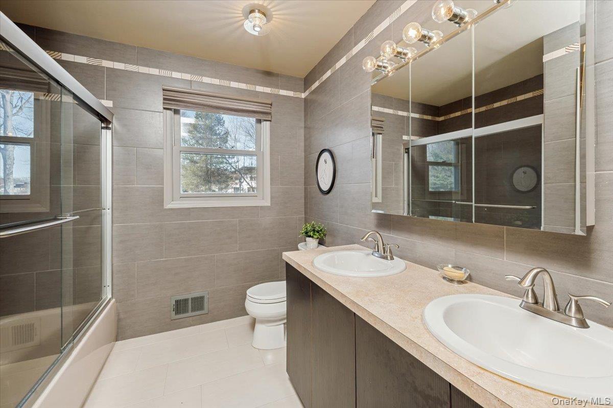 #15 photo, 4 Seymour Drive, New City , NY 10956