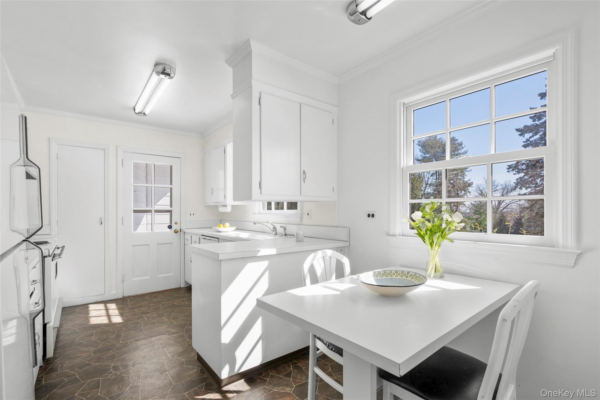 #10 photo, 35 Byron Lane, Larchmont , NY 10538