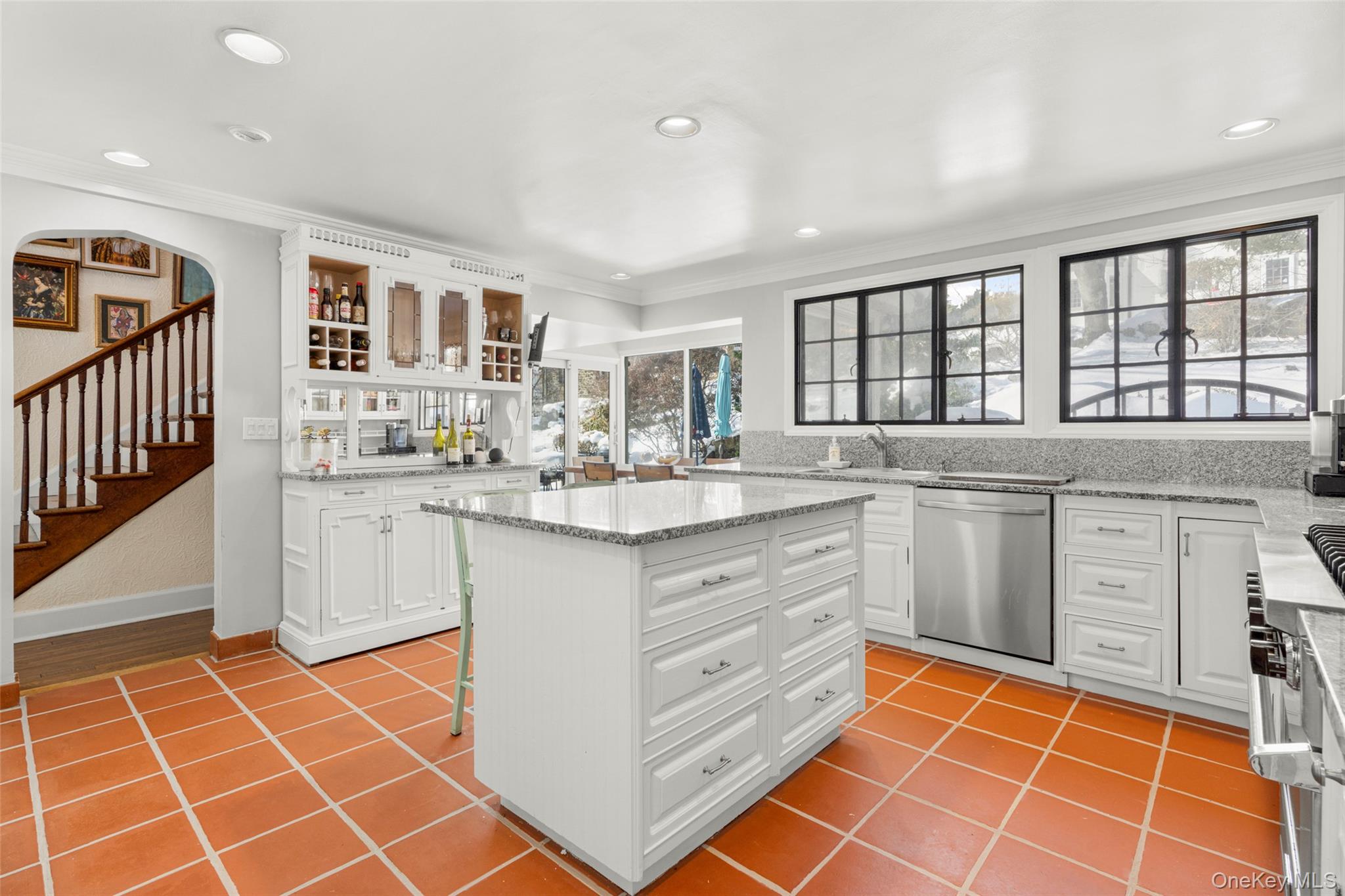 #16 photo, 103 Aviemore Drive, New Rochelle , NY 10804