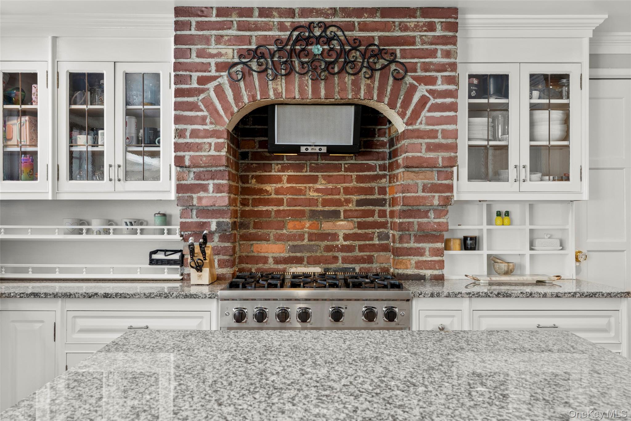 #19 photo, 103 Aviemore Drive, New Rochelle , NY 10804