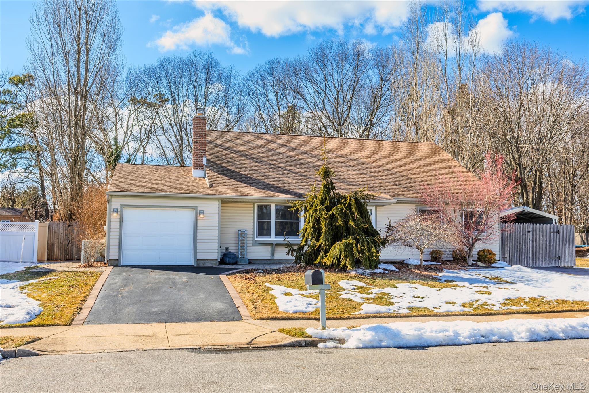 #1 photo, 193 Glen Summer Road, Holbrook , NY 11741