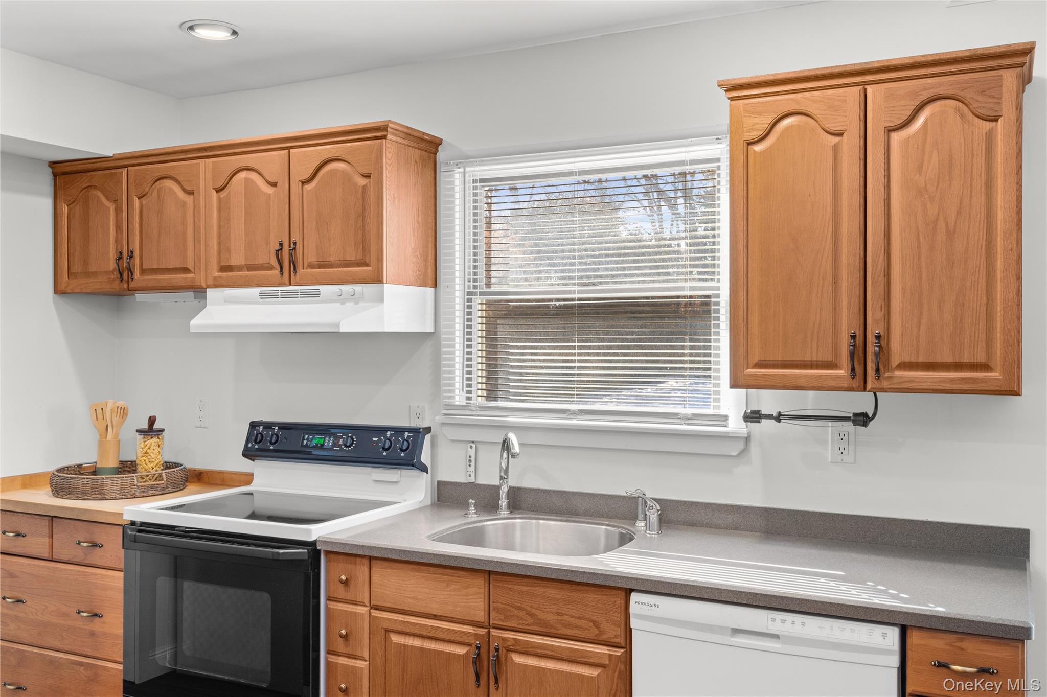 #14 photo, 193 Glen Summer Road, Holbrook , NY 11741