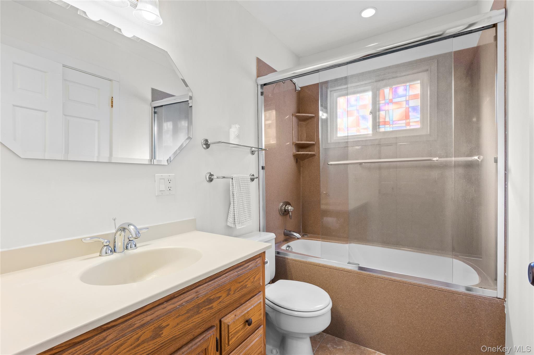 #18 photo, 193 Glen Summer Road, Holbrook , NY 11741