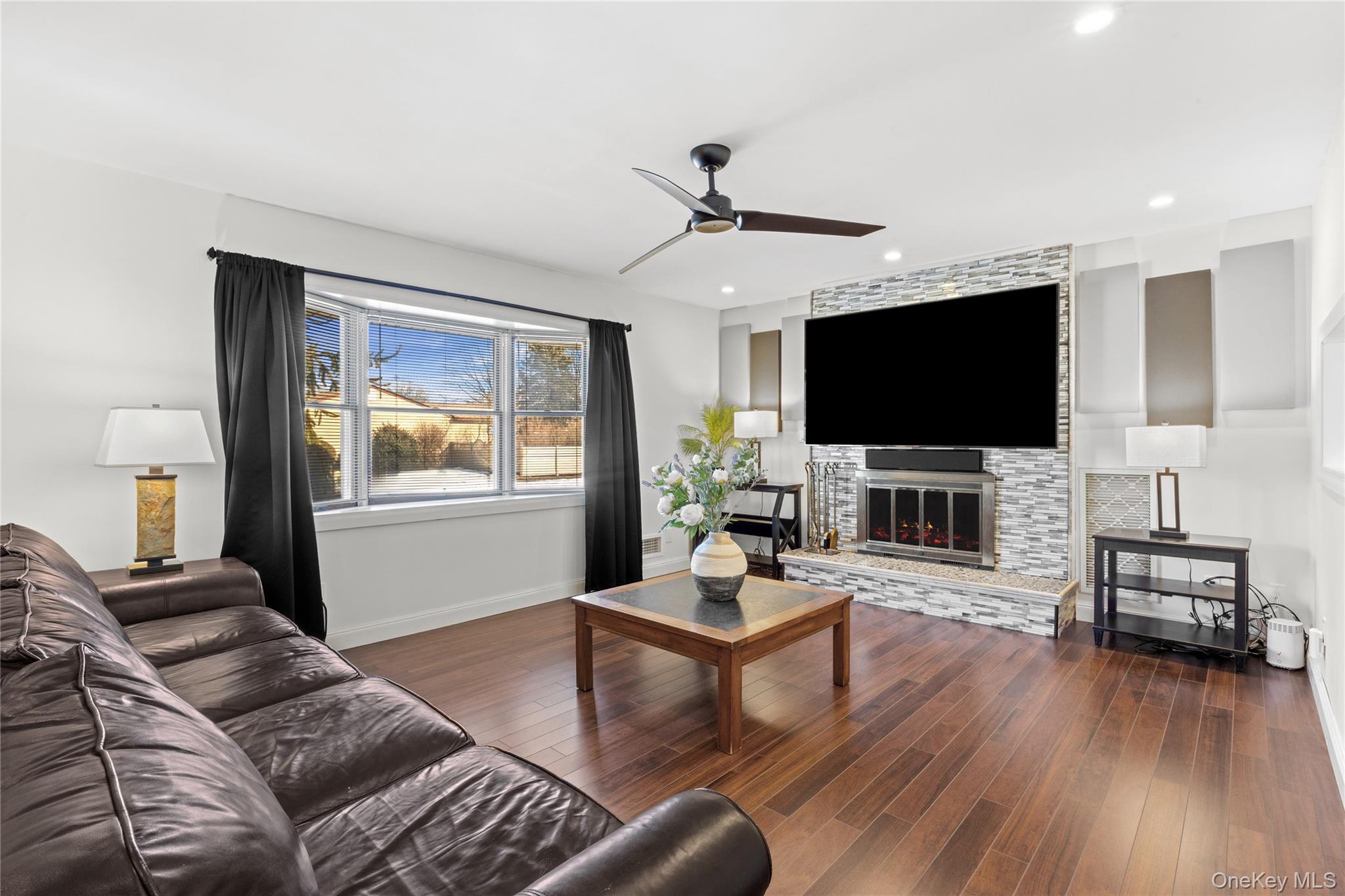 #6 photo, 193 Glen Summer Road, Holbrook , NY 11741