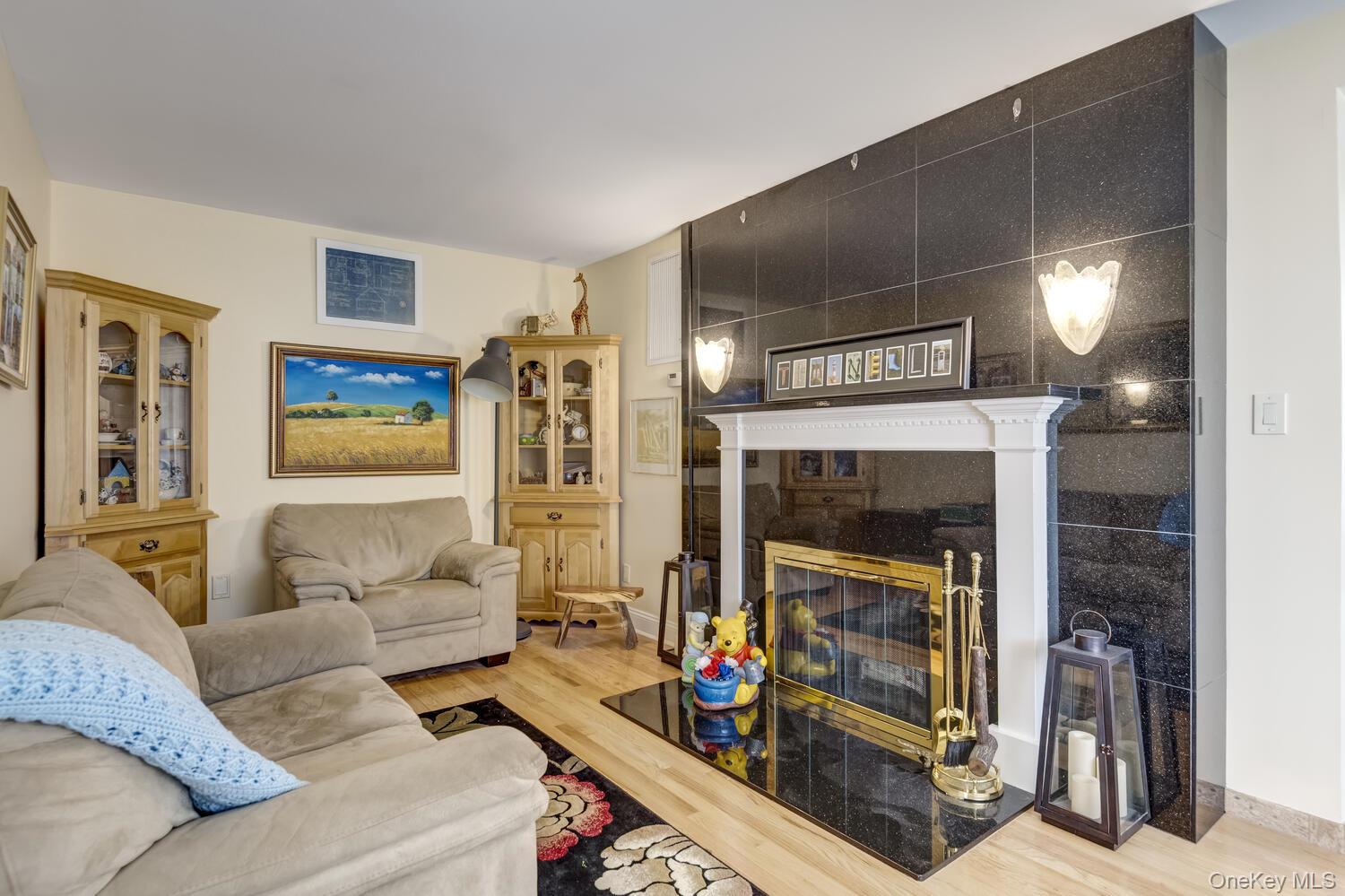 #6 photo, 18 Loring Road, מחוז נסאו Levittown , NY 11756