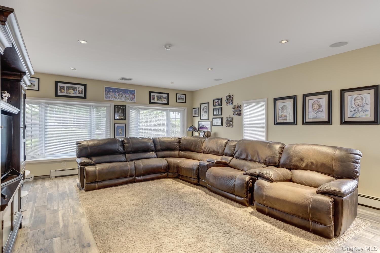 #8 photo, 18 Loring Road, מחוז נסאו Levittown , NY 11756