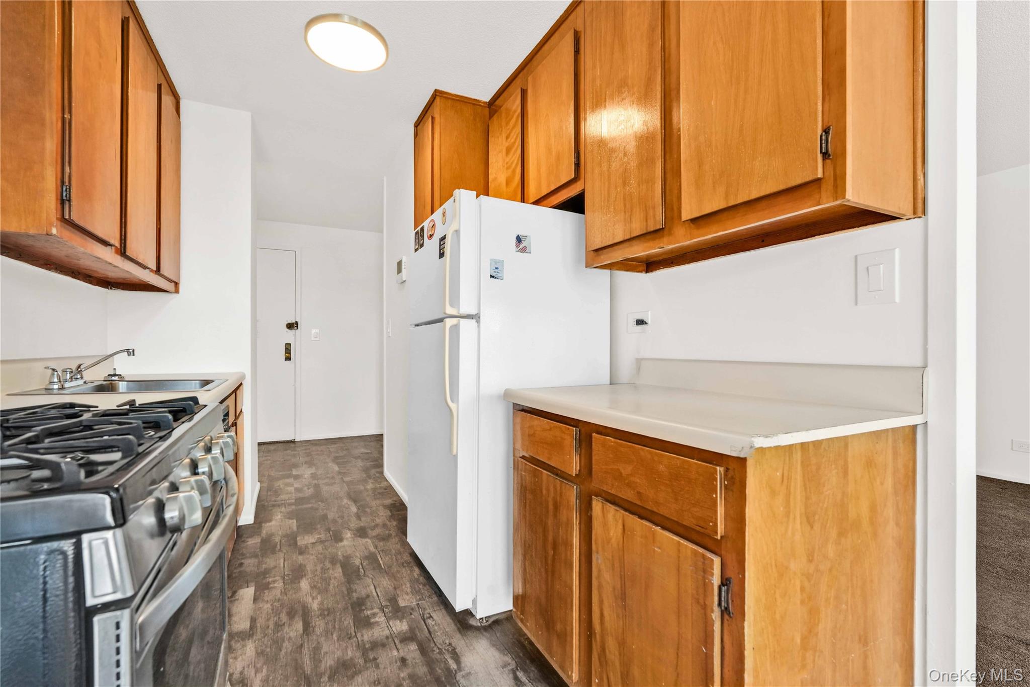 #15 photo, 290 W 232nd Street, Bronx , NY 10463