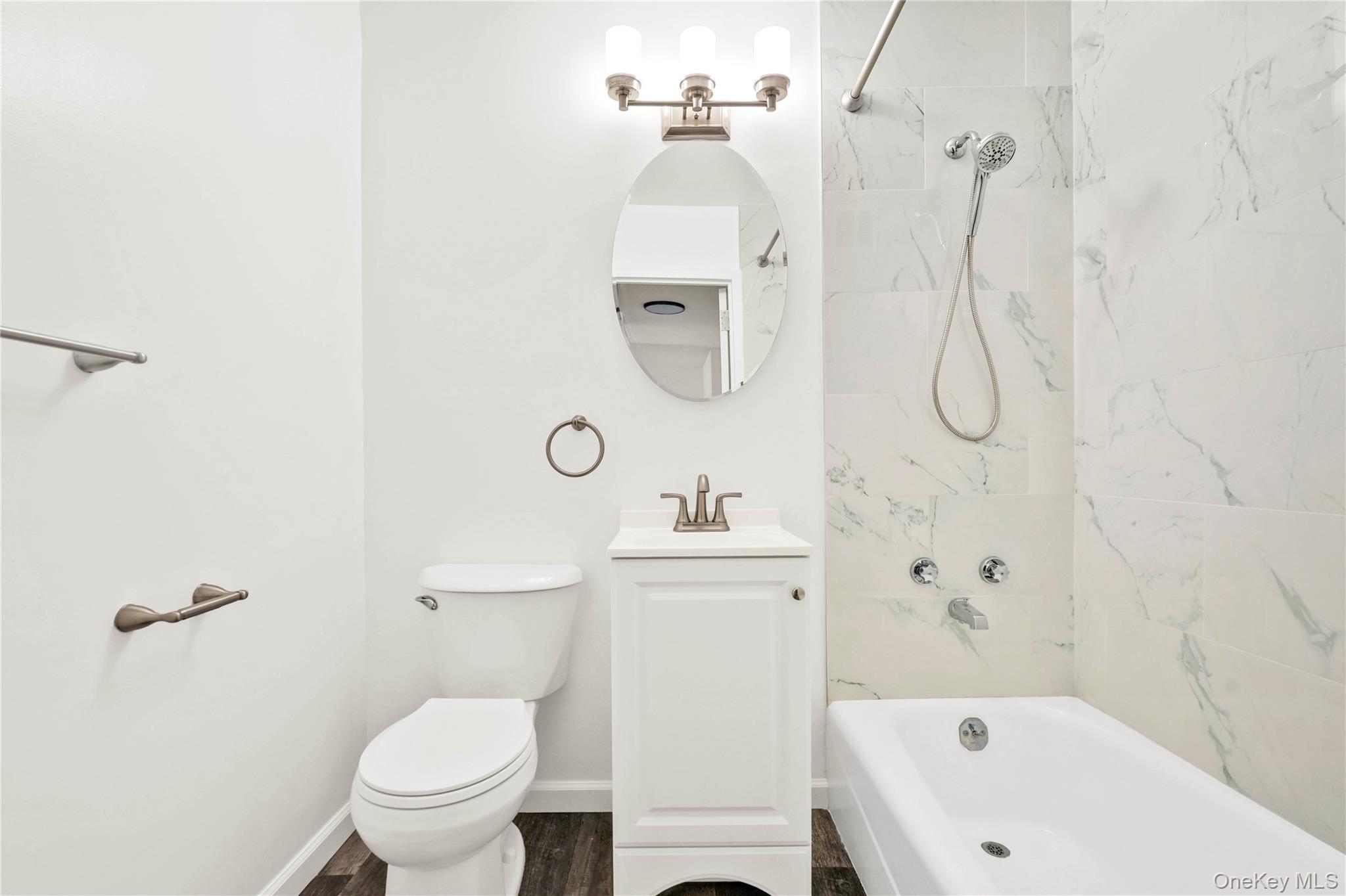 #20 photo, 290 W 232nd Street, Bronx , NY 10463