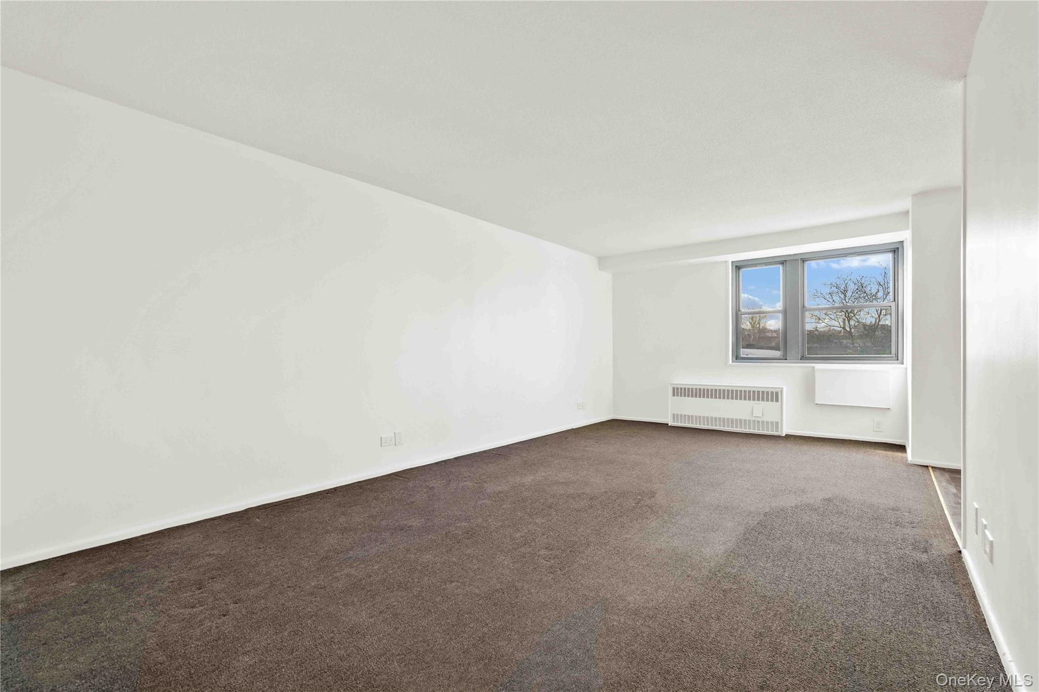 #5 photo, 290 W 232nd Street, Bronx , NY 10463