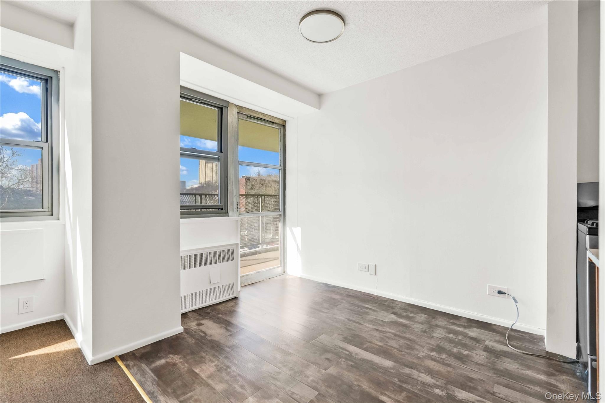 #9 photo, 290 W 232nd Street, Bronx , NY 10463