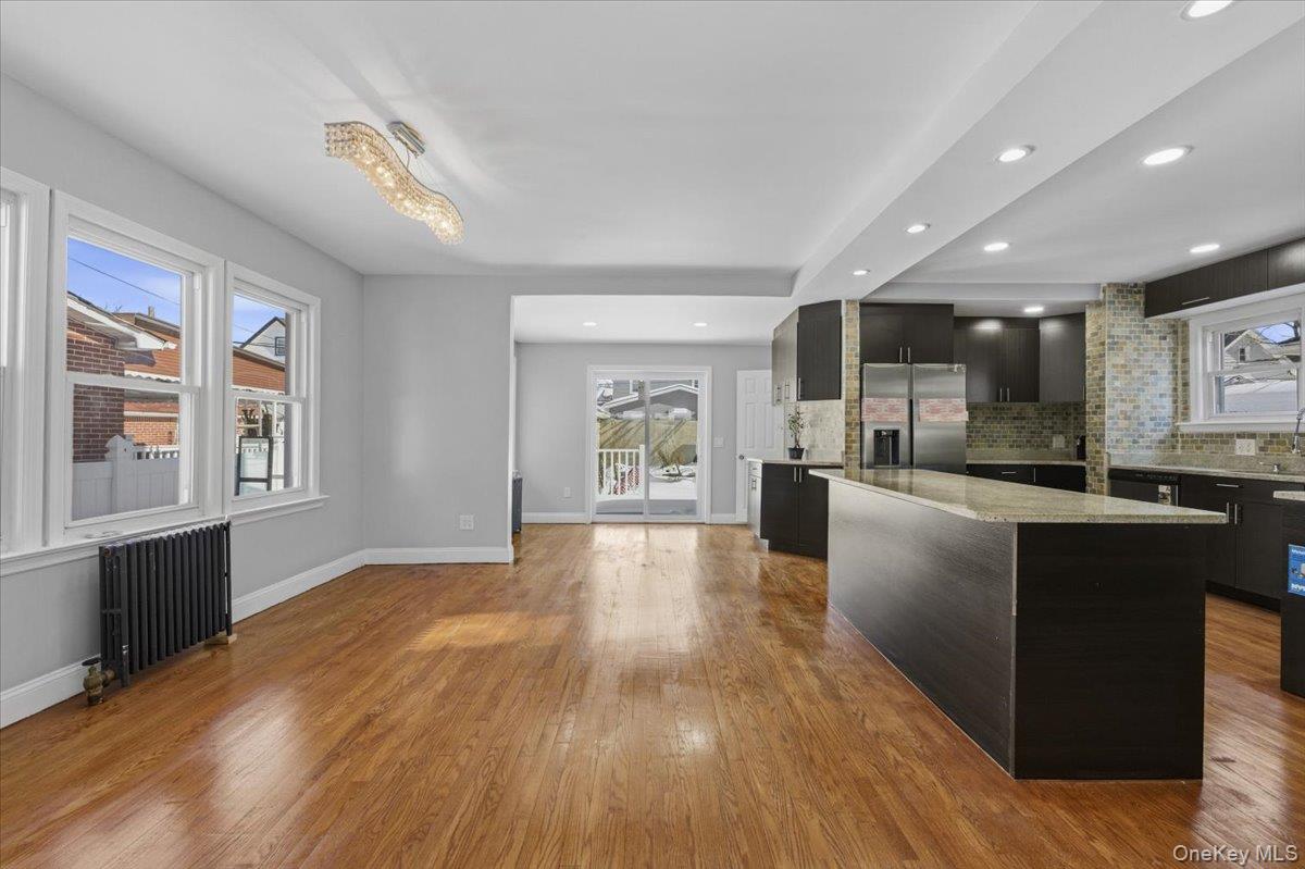 #11 photo, 10973 200th Street, קווינס Saint Albans , NY 11412