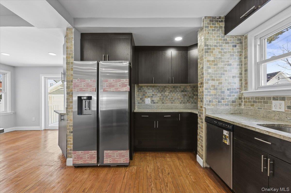 #13 photo, 10973 200th Street, קווינס Saint Albans , NY 11412