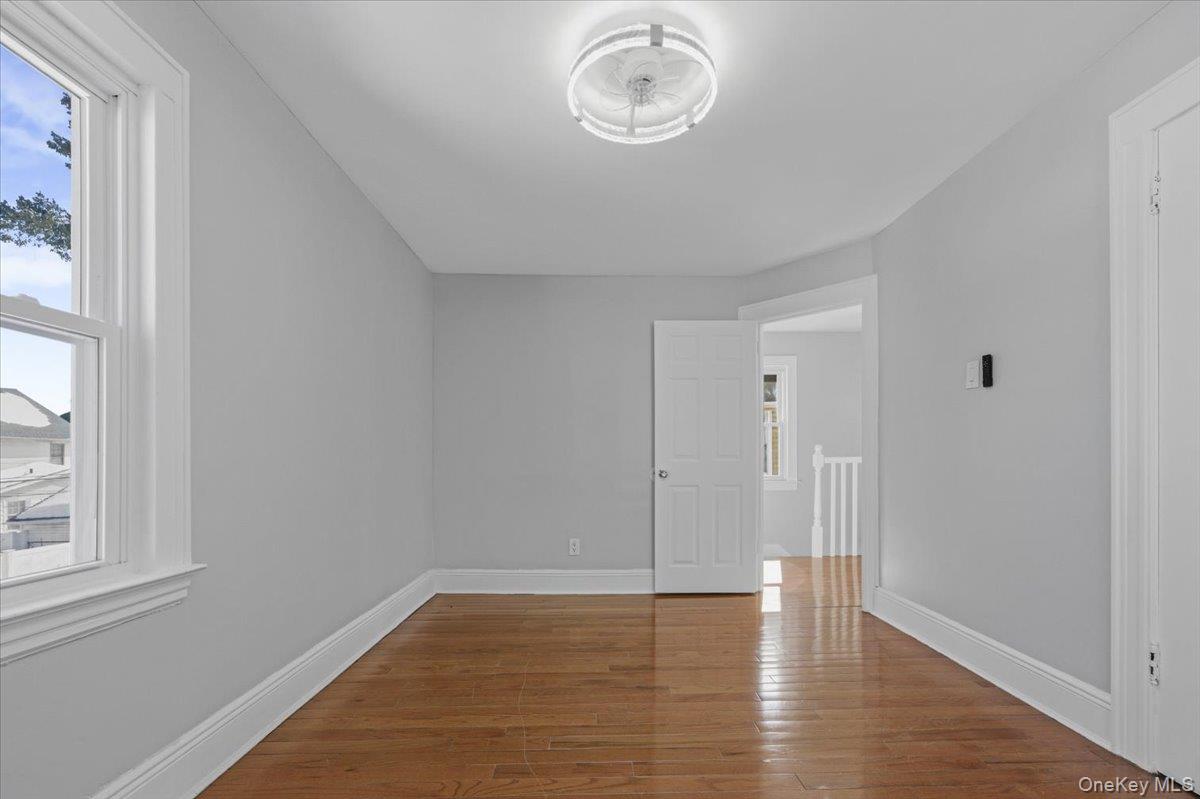 #20 photo, 10973 200th Street, קווינס Saint Albans , NY 11412