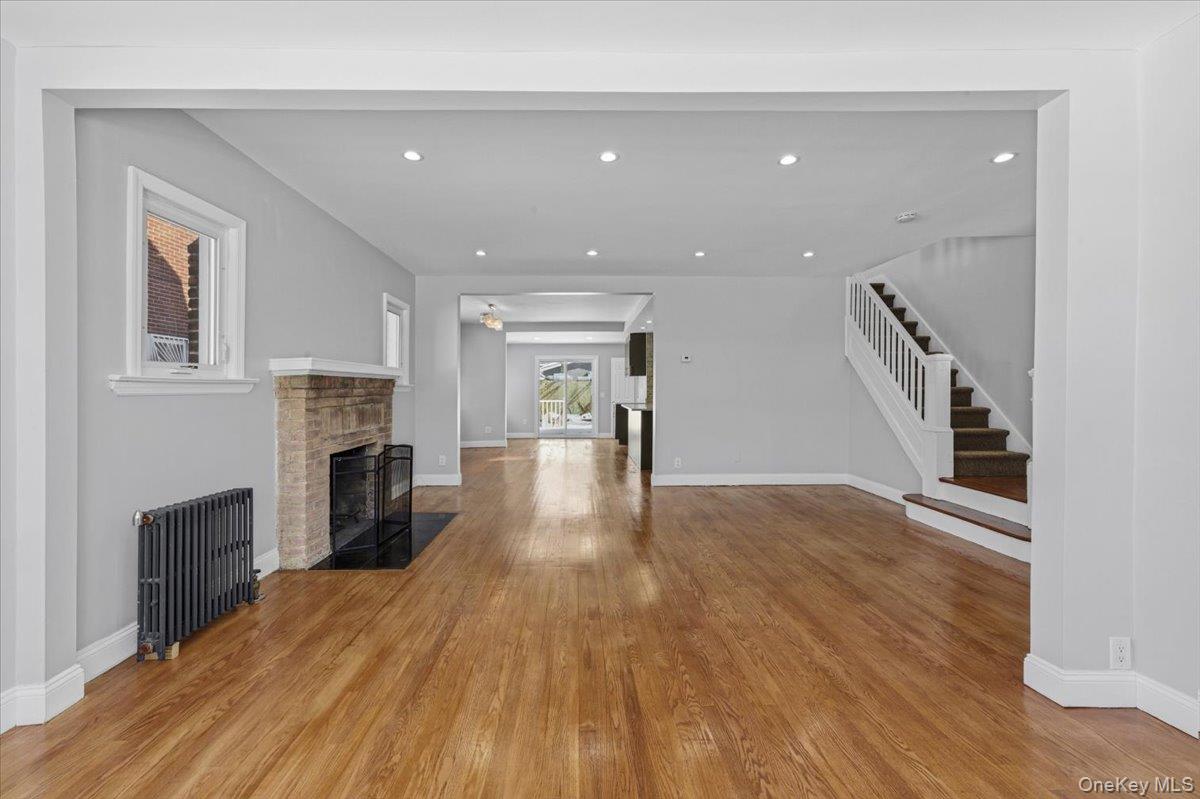 #4 photo, 10973 200th Street, קווינס Saint Albans , NY 11412